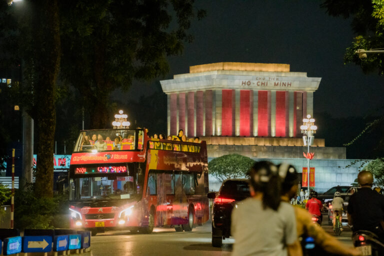 Read more about the article Điểm 6: Lăng chủ tịch Hồ Chí Minh